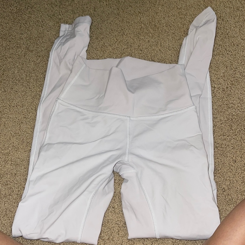 white lulu lemon leggings